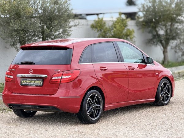 Durres, shitet makine MERCEDES BENZ B-CLASS 200 Nafte, e kuqe automatik Klima 174.979 km