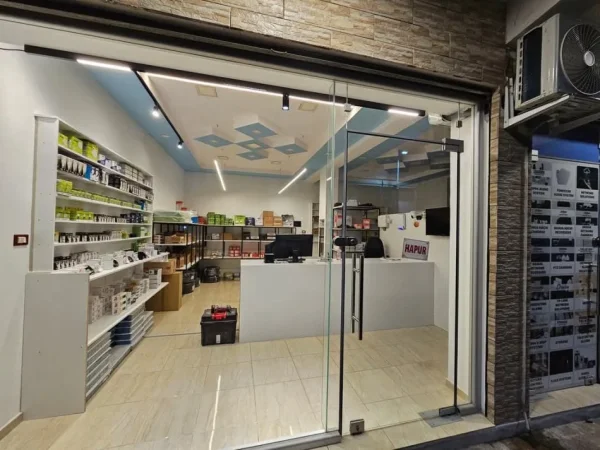 Fier, Shitet biznes me matriale elektrike dhe camera 20.000 €