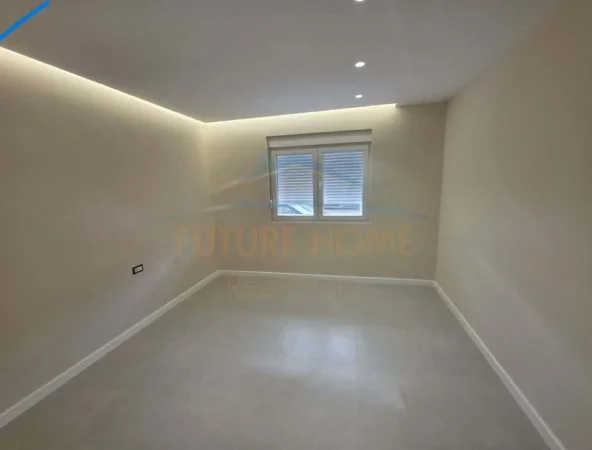 Tirane, shitet apartament 2+1+Ballkon Kati 1, 74 m² 165.000 € (Oxhaku)