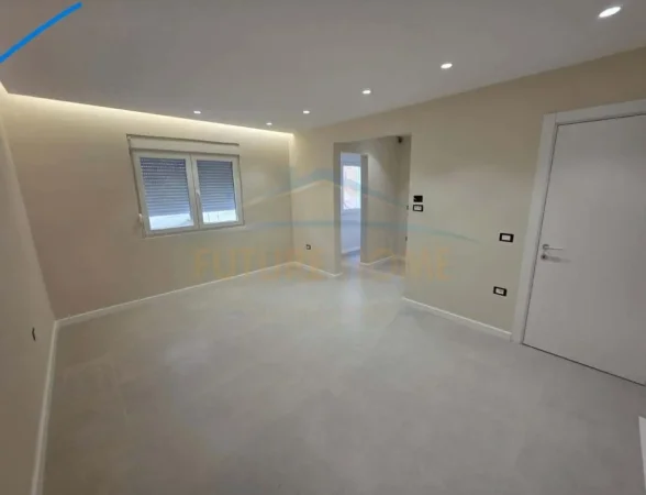 Tirane, shitet apartament 2+1+Ballkon Kati 1, 74 m² 165.000 € (Oxhaku)