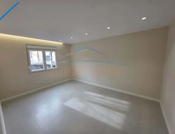 Tirane, shitet apartament 2+1+Ballkon Kati 1, 74 m² 165.000 € (Oxhaku)