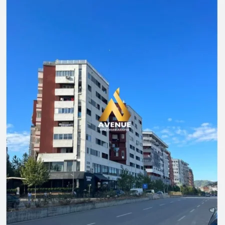 Tirane, jepet me qera apartament 1+1 Kati 4, 400 € (BULEVARDI MIGJENI)