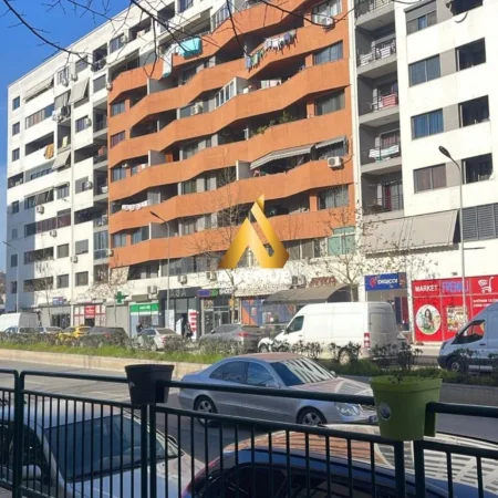Tirane, jepet me qera apartament 1+1 Kati 4, 400 € (BULEVARDI MIGJENI)