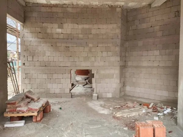 Tirane, shitet dyqan Kati 0, 48 m² 