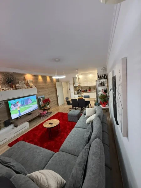 Tirane, shitet apartament 2+1+Ballkon , 115 m² 177.000 € (Astir)