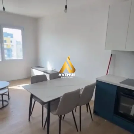 Tirane, jepet me qera apartament 3+1 Kati 9, 650 € 