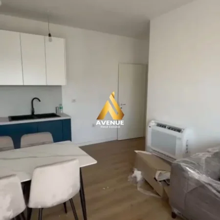 Tirane, jepet me qera apartament 3+1 Kati 9, 650 € 