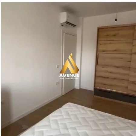 Tirane, jepet me qera apartament 3+1 Kati 9, 650 € 
