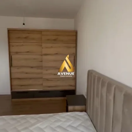 Tirane, jepet me qera apartament 3+1 Kati 9, 650 € 