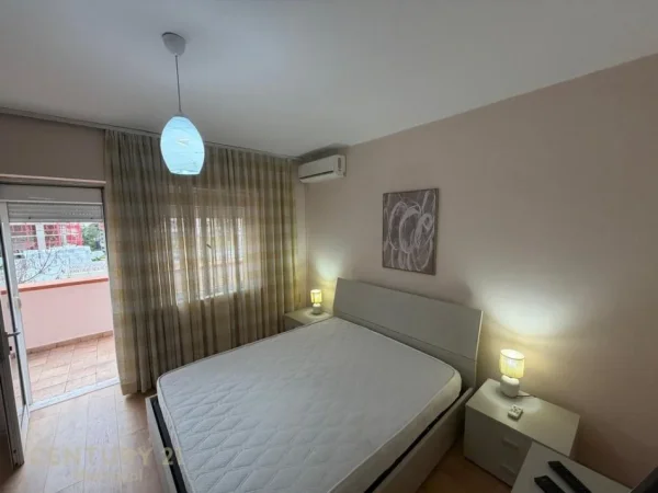 Tirane, jepet me qera apartament 2+1 Kati 2, 81 m² 650 € (ish fusha e Aviacionit)