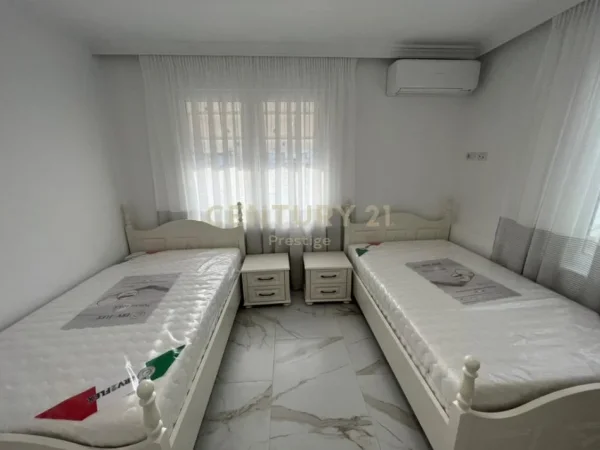 Tirane, jepet me qera apartament 2+1 Kati 4, 100 m² 1.200 € (sheshi Wilson)