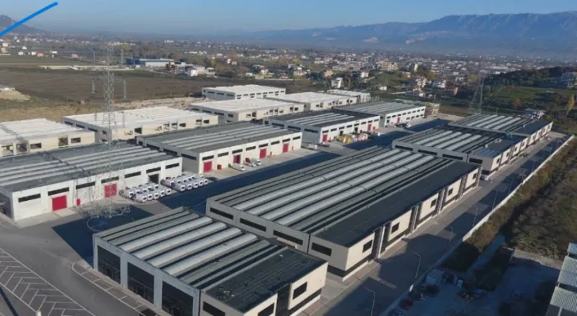 Tirane, shitet magazine Kati 0, 1.100 m² 1.500.000 € (Tirana Industrial Park)