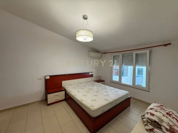 Tirane, jepet me qera apartament 2+1 Kati 2, 88 m² 700 € (rruga Rrapo Hekali)