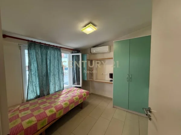 Tirane, jepet me qera apartament 2+1 Kati 2, 88 m² 700 € (rruga Rrapo Hekali)