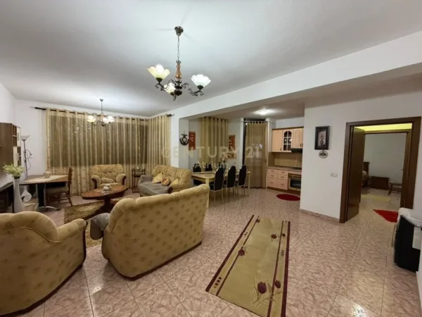 Tirane, jepet me qera apartament 2+1 Kati 5, 116 m² 1.000 € (ish blloku)