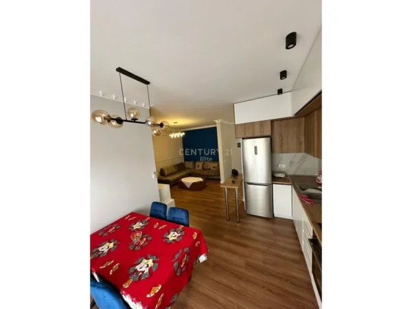 Tirane, jepet me qera apartament 2+1 Kati 1, 78 m² 650 € (rruga e Dibres)