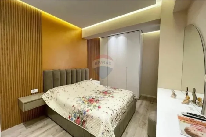 Tirane, jepet me qera apartament 2+1 Kati 5, 110 m² 800 € (Rruga Babë Rexha)