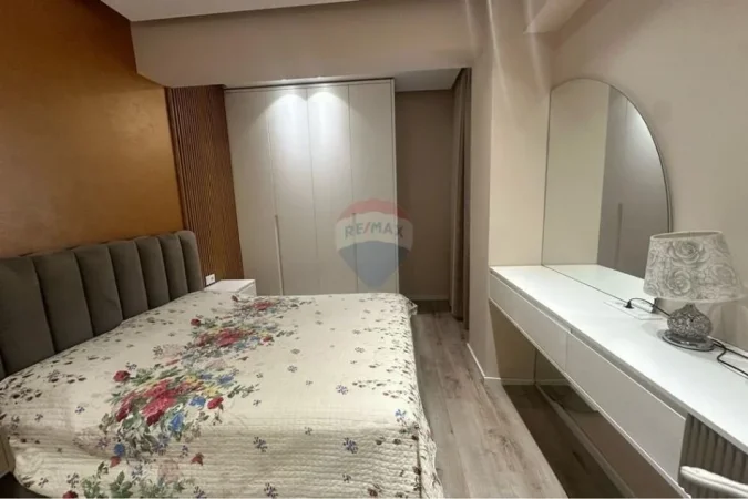 Tirane, jepet me qera apartament 2+1 Kati 5, 110 m² 800 € (Rruga Babë Rexha)