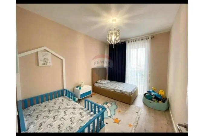 Tirane, jepet me qera apartament 2+1 Kati 5, 110 m² 800 € (Rruga Babë Rexha)