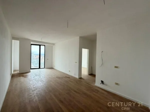 Tirane, jepet me qera zyre Kati 7, 78 m² 650 € (mine peza)