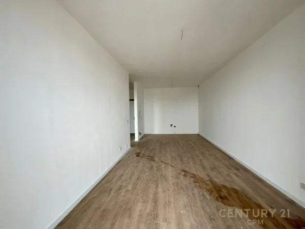 Tirane, jepet me qera zyre Kati 7, 78 m² 650 € (mine peza)