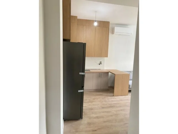 Tirane, jepet me qera apartament 1+1 Kati 3, 60 m² 450 € (ali demi)