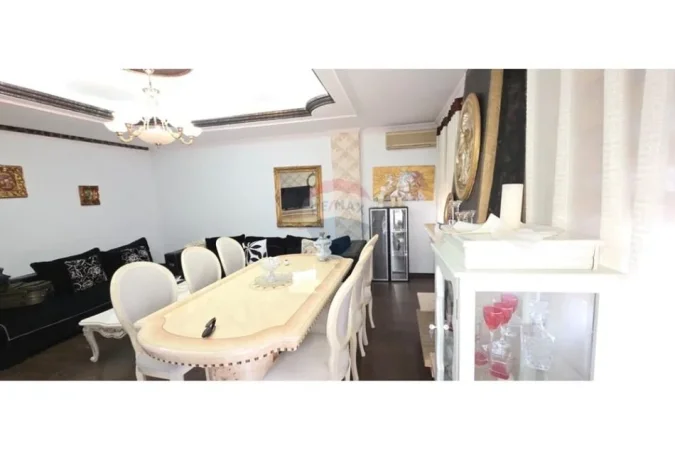 Tirane, jepet me qera apartament 3+1 Kati 6, 110 m² 1.000 € (Blloku)