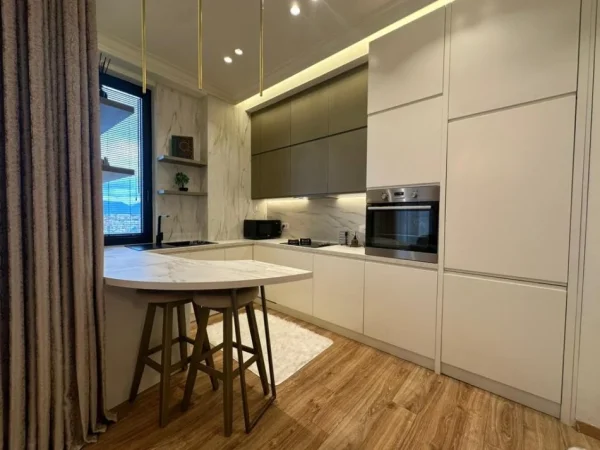 Tirane, jepet me qera apartament 2+1 Kati 11, 113 m² 1.600 € (Park Gate)