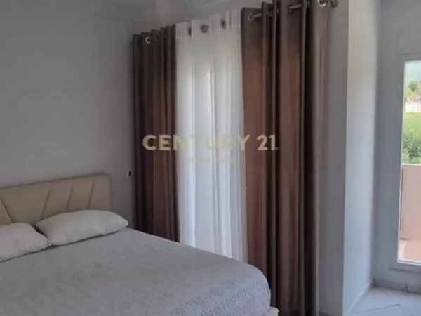 Tirane, jepet me qera apartament 2+1 Kati 1, 105 m² 500 € (fresk)