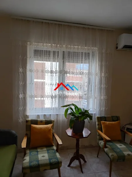 Tirane, jepet me qera apartament 1+1 Kati 4, 410 € 