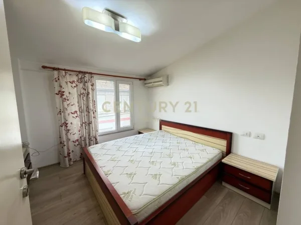 Tirane, jepet me qera apartament 1+1+Ballkon Kati 4, 48 m² 500 € (Kodra e diellit)