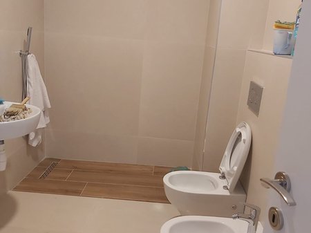 Tirane, jepet me qera ambjent biznesi Kati 3, 68 m² 500 € 