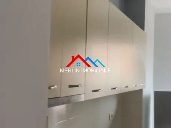 Tirane, jepet me qera apartament 2+1+Ballkon Kati 1, 115 m² 518 € (BULEVARDI MIGJENI)