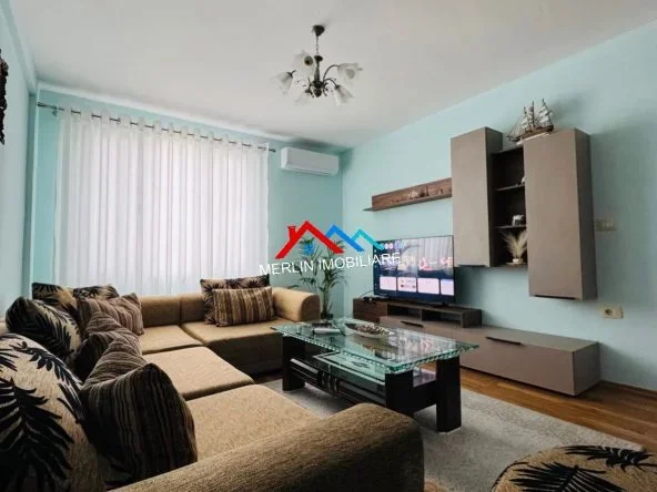 Tirane, jepet me qera apartament 2+1+Ballkon , 80 m² 778 € (RRUGA GJIKE KUQALI,STADIUMI DINAMO)