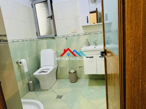 Tirane, jepet me qera apartament 2+1+Ballkon , 80 m² 778 € (RRUGA GJIKE KUQALI,STADIUMI DINAMO)