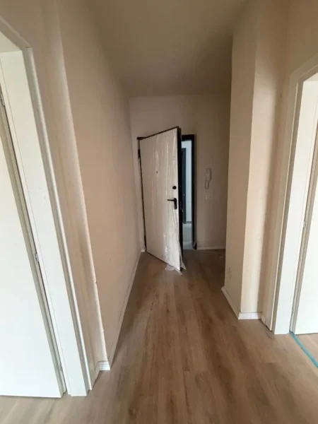 Tirane, jepet me qera zyre Kati 2, 60 m² 500 € (Rr. Artan Lenja Prane F. Aviacionit)