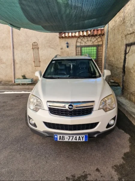 Tirane, shes SUV OPEL ANTARA 2014 Nafte, e bardhë automatik Kondicioner 107.000 km 5.800 €