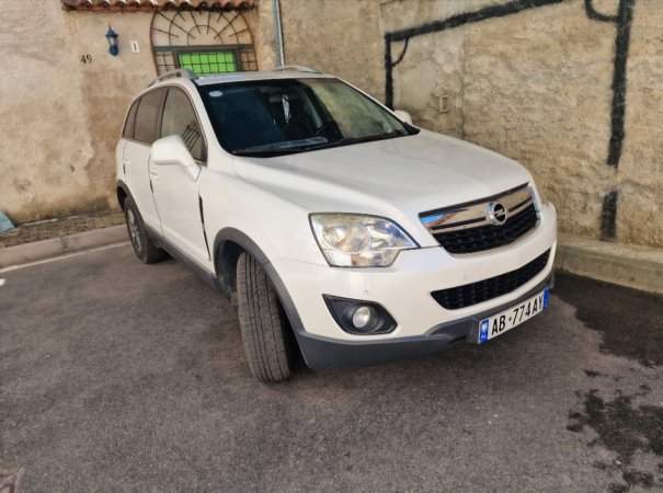 Tirane, shes SUV OPEL ANTARA 2014 Nafte, e bardhë automatik Kondicioner 107.000 km 5.800 €