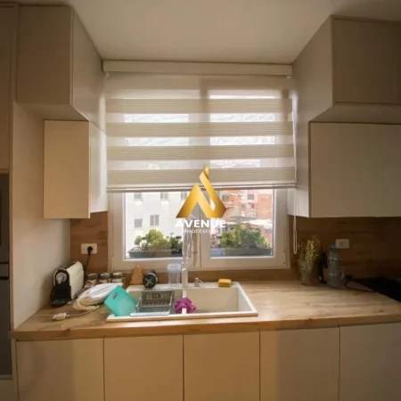 Tirane, shitet apartament 1+1 Kati 4, 65 m² 135.000 € (Vasil Shanto)