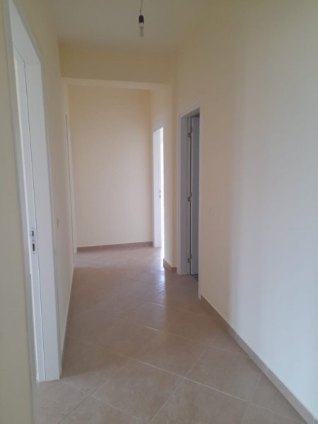 Tirane, jepet me qera apartament 1+1 , 410 € 