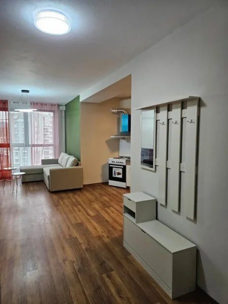 Tirane, jepet me qera apartament 1+1+Ballkon Kati 10, 80 m² 500 € (Turdiu)