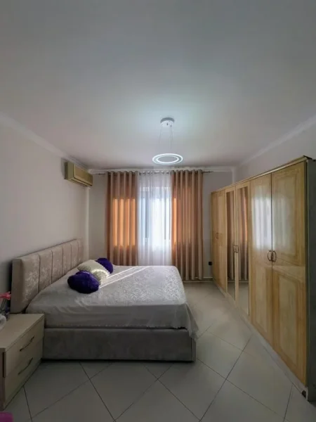 Tirane, jepet me qera garsonier 1+1 Kati 4, 40 m² 450 € (Rruga e Kavajes)