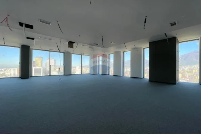 Tirane, jepet me qera zyre , 463 m² 16.000 €