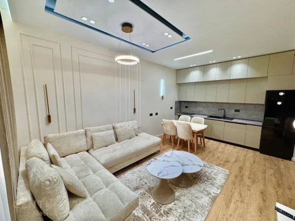 Tirane, jepet me qera apartament 1+1+Ballkon Kati 7, 75 m² 1.400 € (stadiumi air albania)