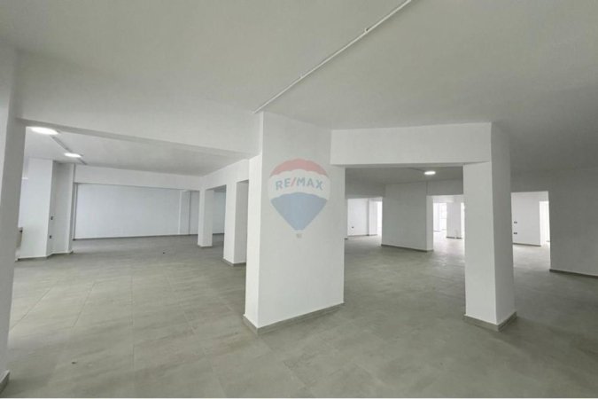 Tirane, jepet me qera zyre , 1.000 m² 6.500 € (Rr.Dritan Hoxha)
