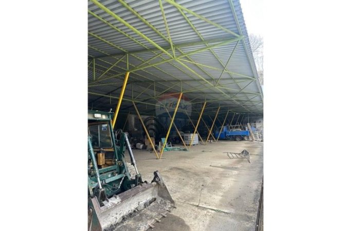 Tirane, jepet me qera magazine , 1.500 m² 6.000 € 