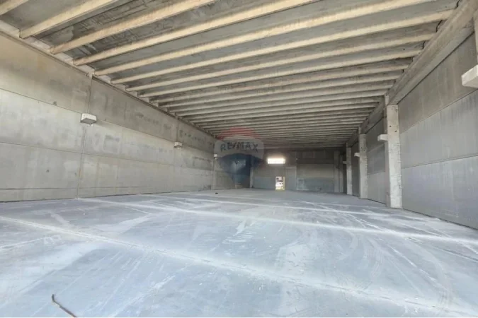 Tirane, jepet me qera , 1.350 m² 5.400 € 