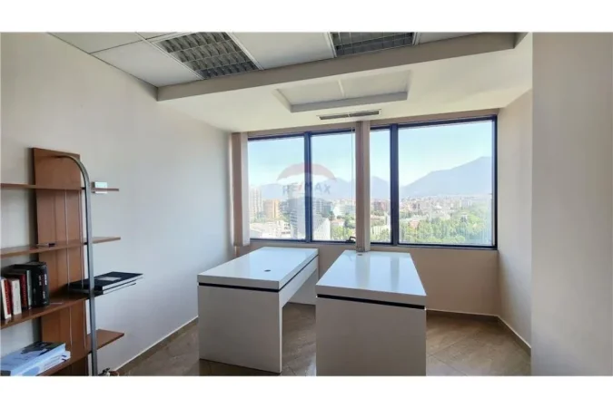 Tirane, jepet me qera , 350 m² 5.001 € 