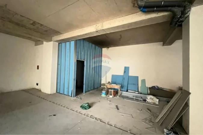 Tirane, jepet me qera , 300 m² 4.500 € (Zogu I Zi)