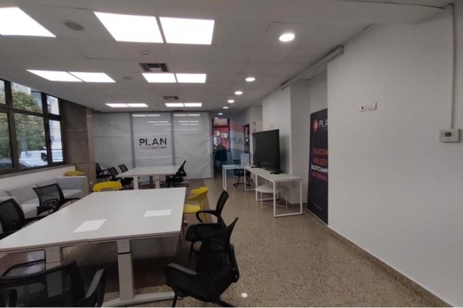 Tirane, jepet me qera zyre , 235 m² 4.230 € (Rruga Sulejman Delvina)